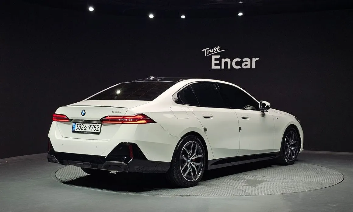 BMW 5-Series 2024 из KR, фото 7
