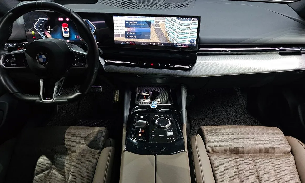 BMW 5-Series 2024 из KR, фото 3