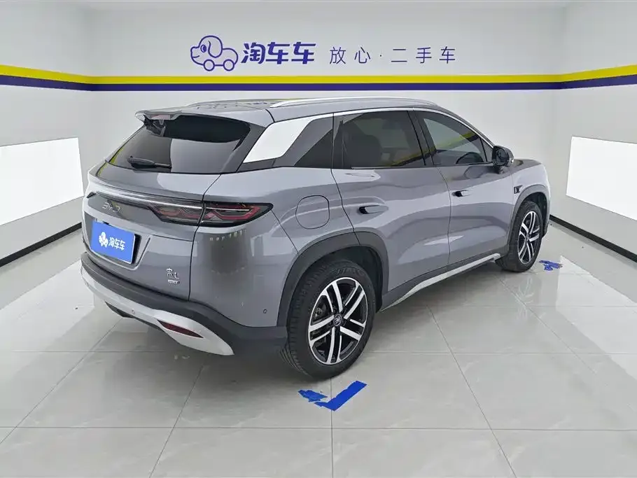 BYD L DM-i — фото 4