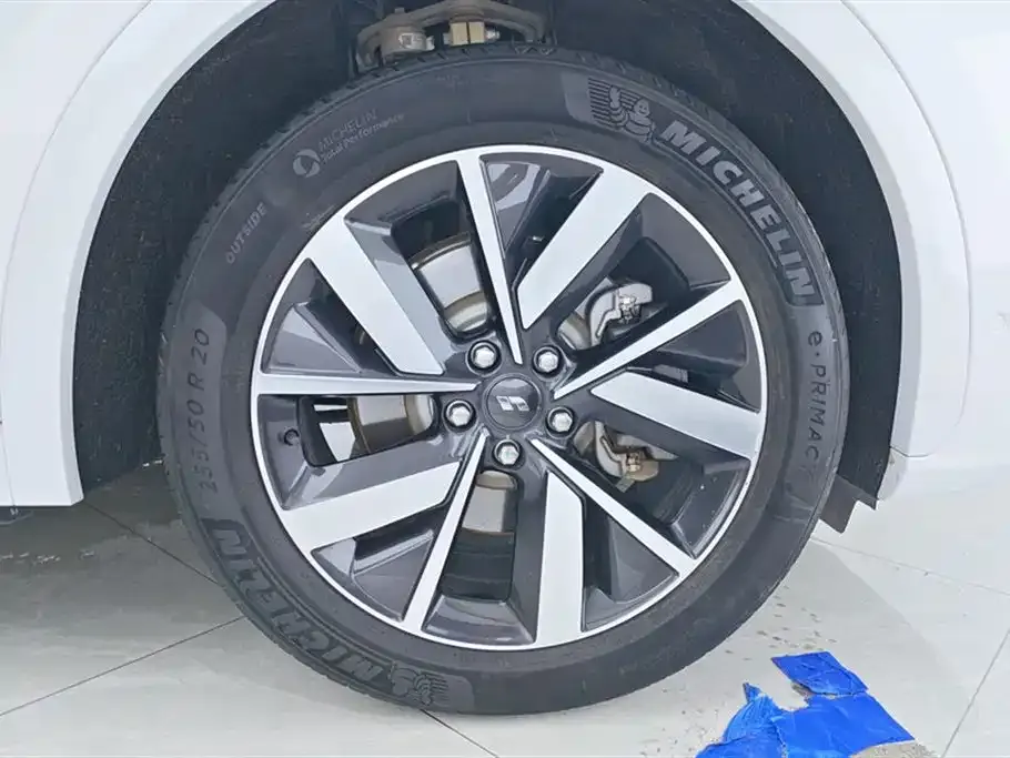 Li Auto L7 — фото 10