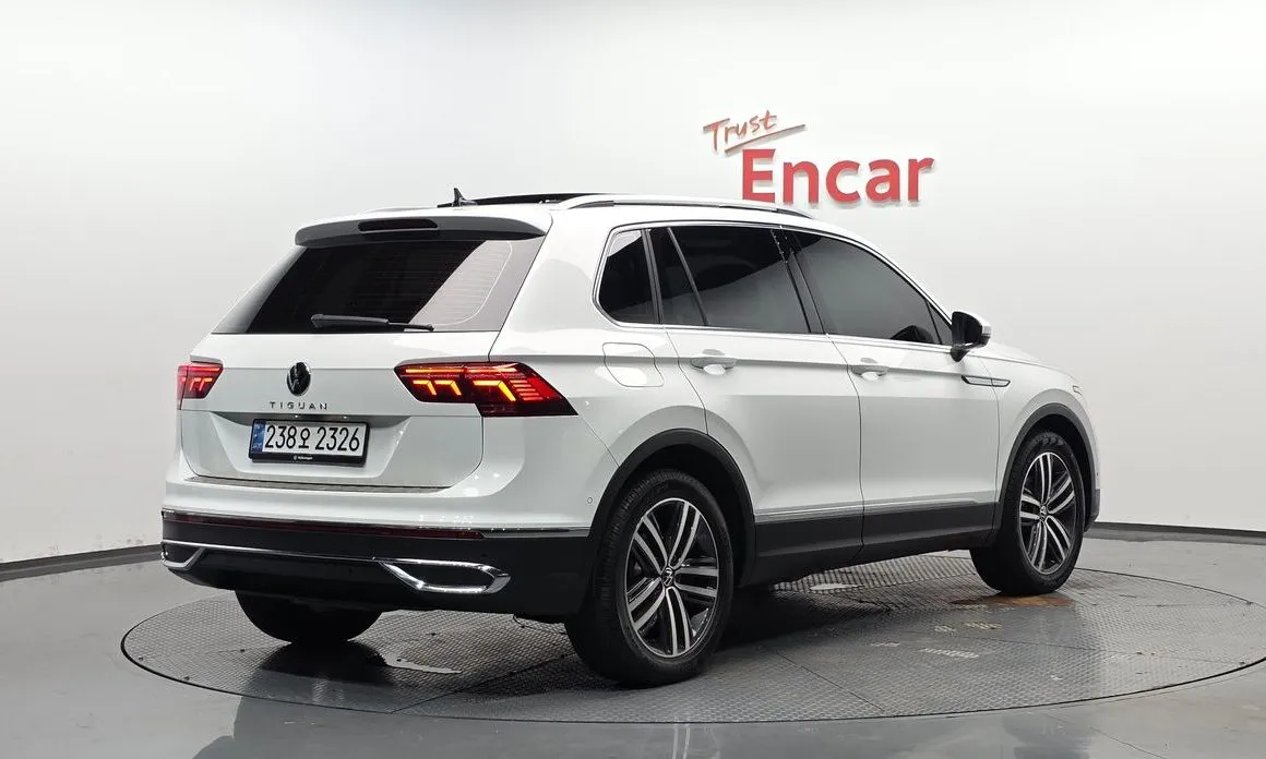 Volkswagen Tiguan — фото 8