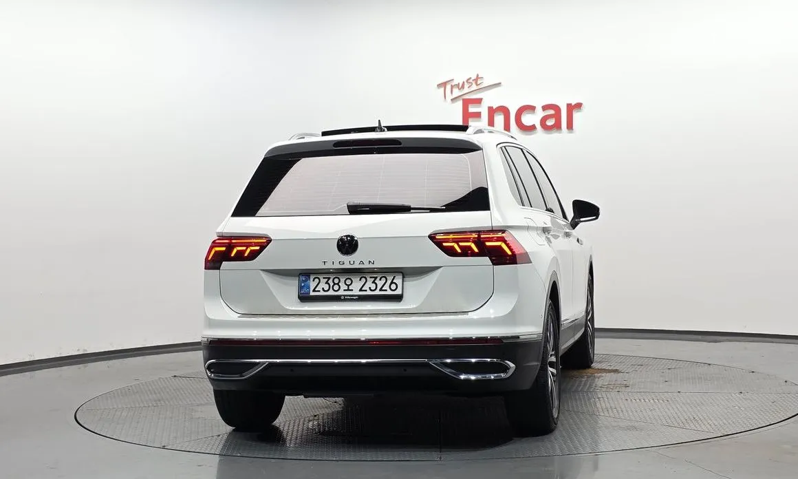 Volkswagen Tiguan — фото 9