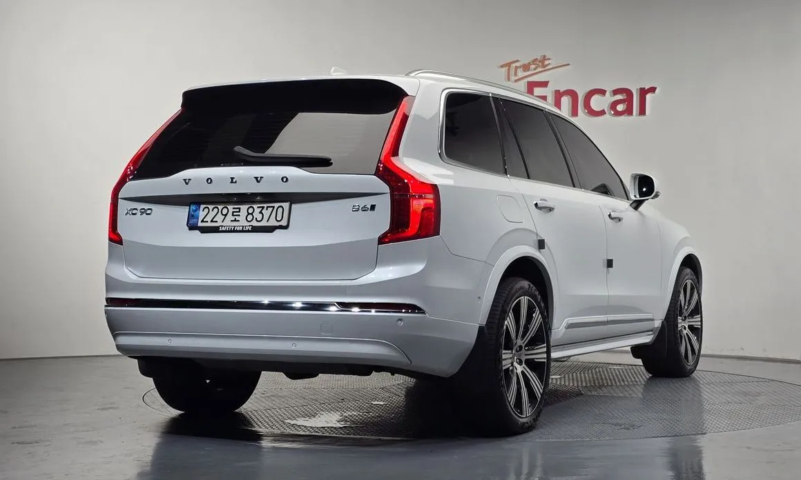 Volvo XC90 — фото 9
