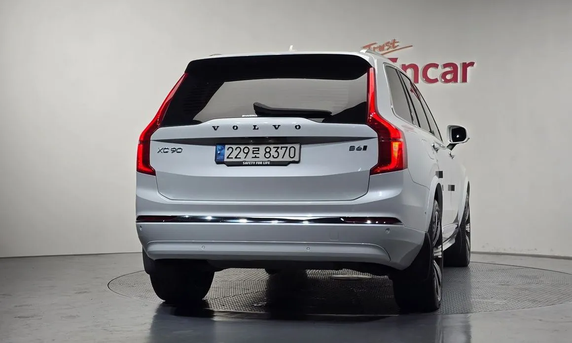 Volvo XC90 — фото 8