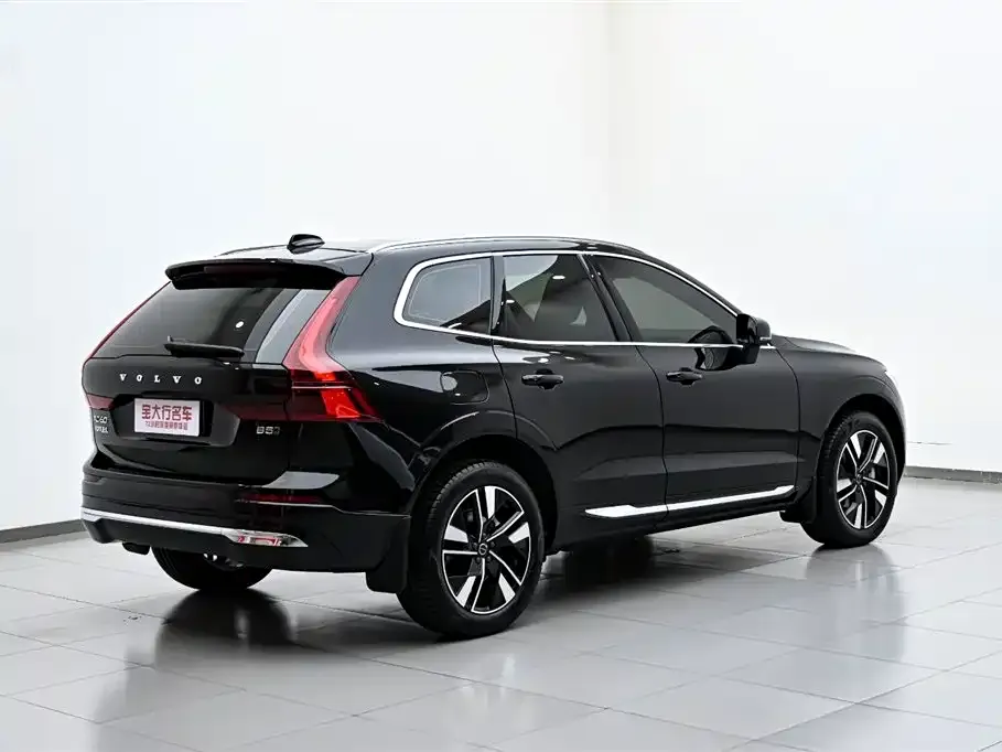 Volvo XC60 — фото 3
