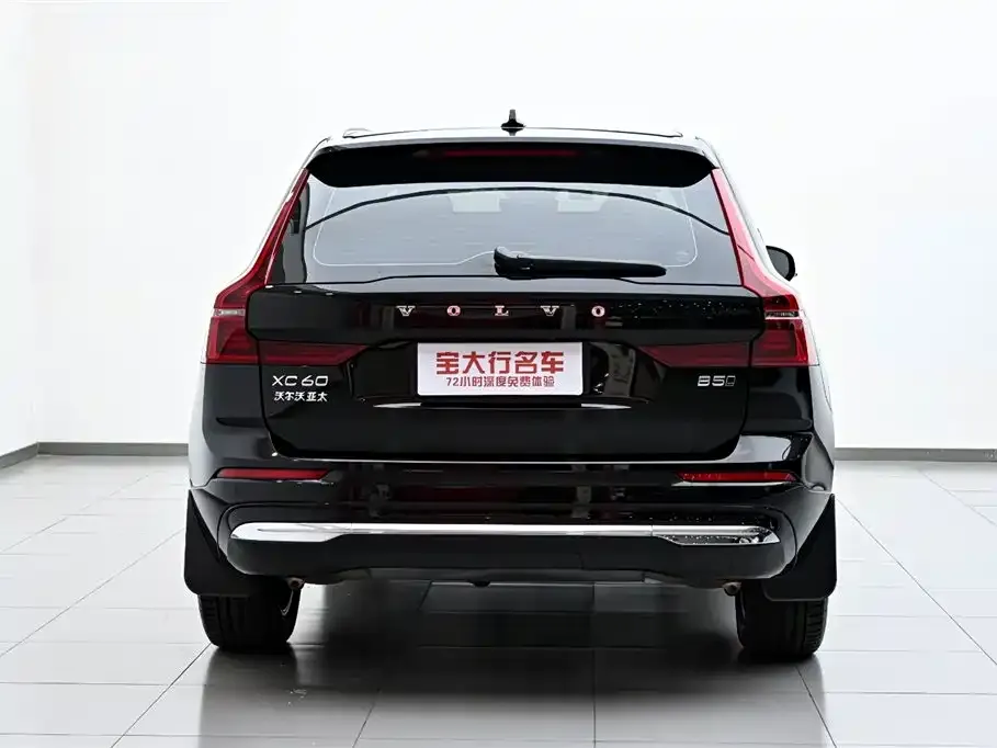 Volvo XC60 — фото 8
