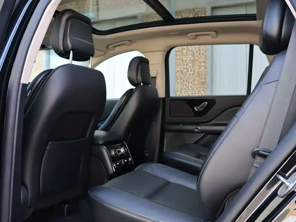 Lincoln Aviator 2023 из CN, фото 7