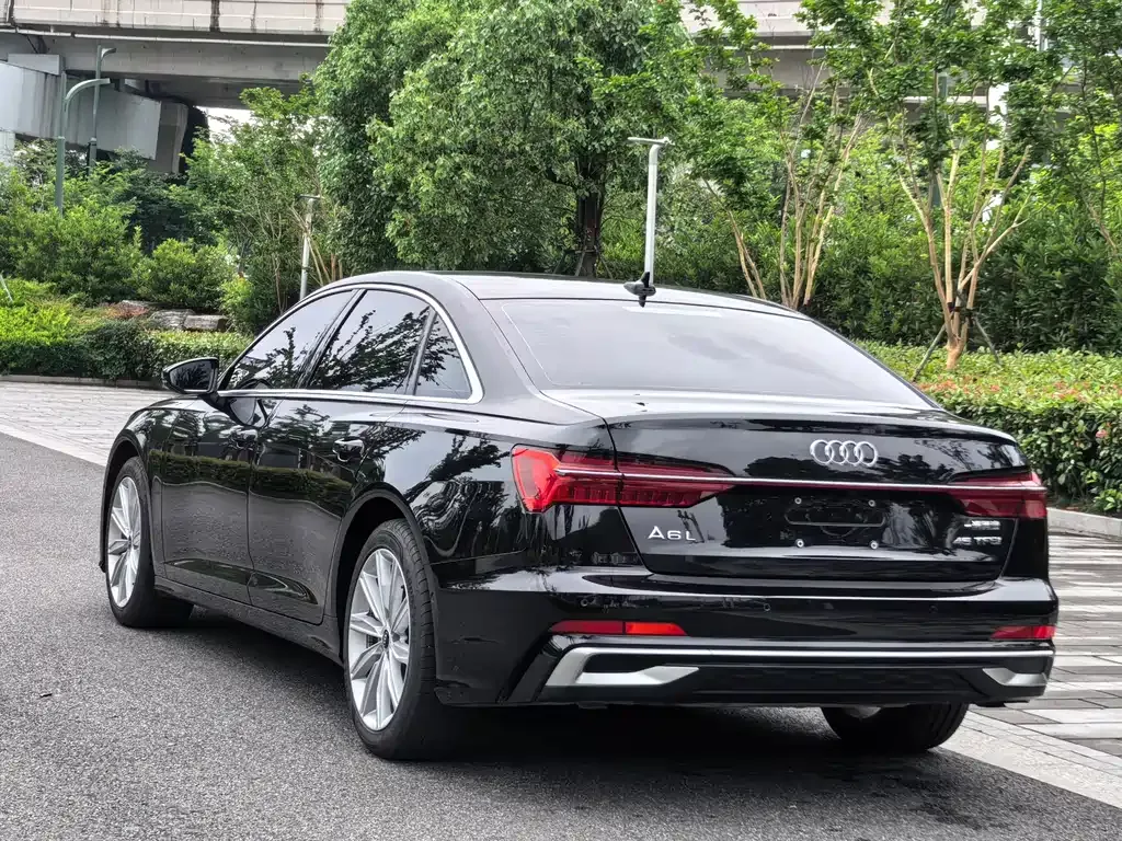 Audi A6L — фото 10