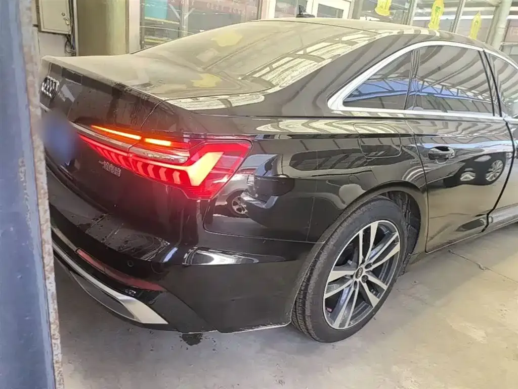 Audi A6L — фото 2