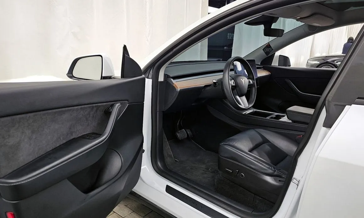 Tesla Model Y 2022 из KR, фото 8