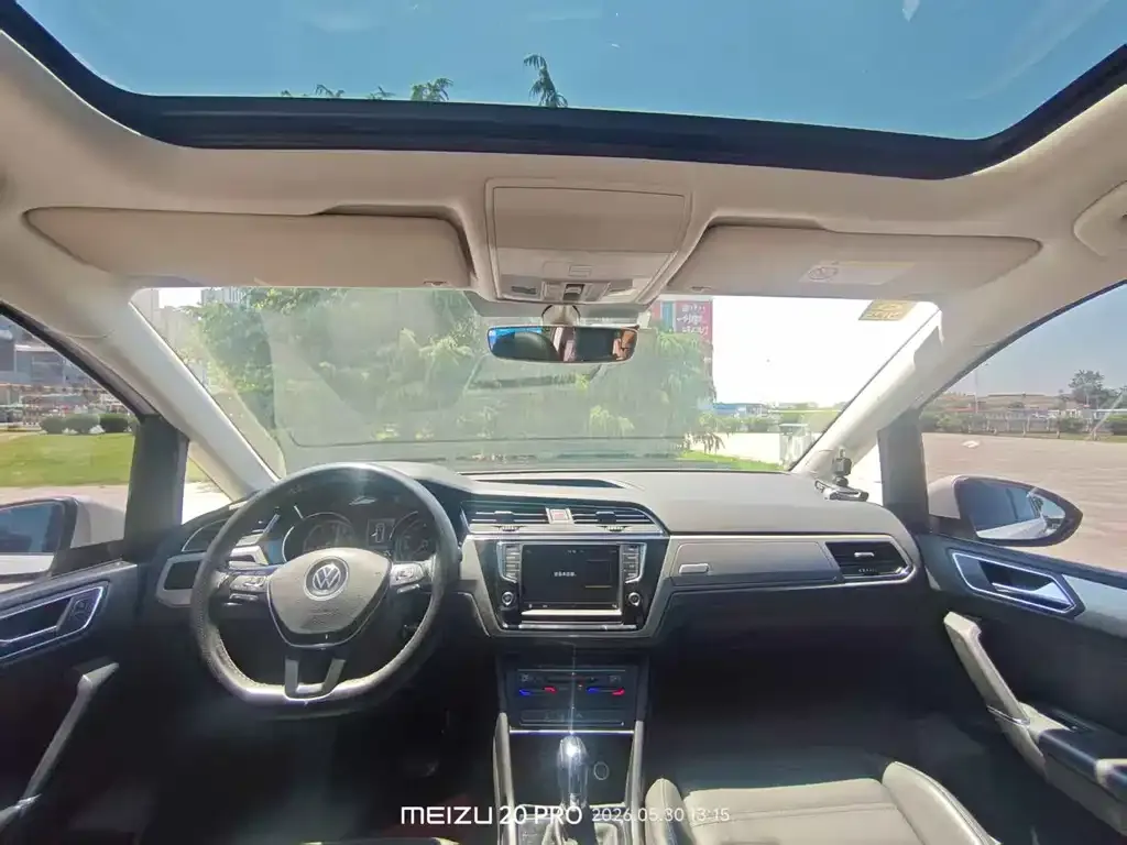 Volkswagen Touran 2021 из CN, фото 2
