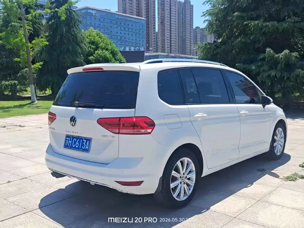 Volkswagen Touran 2021 из CN, фото 8
