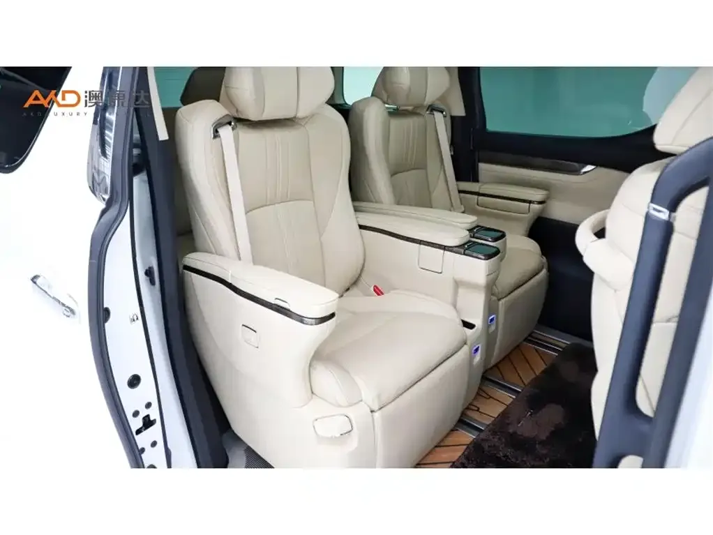 Toyota Alphard — фото 6