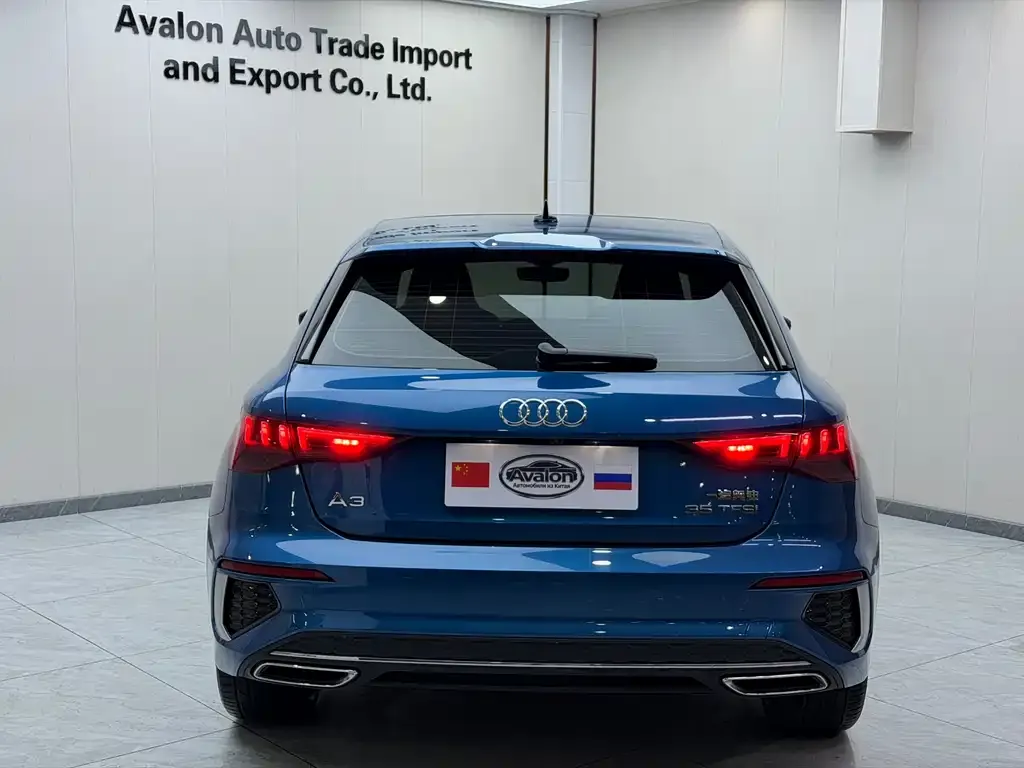 Audi A3 2023 из CN, фото 2