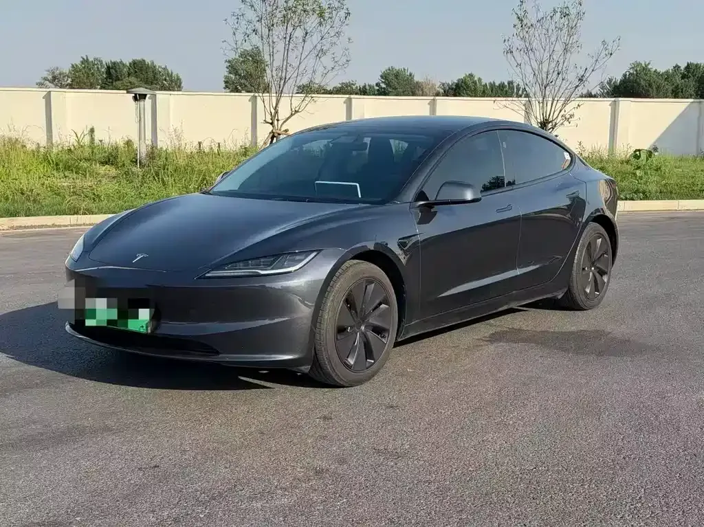 Tesla Model 3 — фото 1