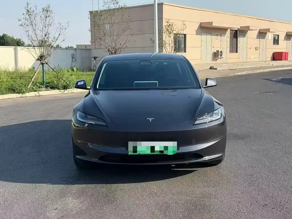 Tesla Model 3 — фото 5