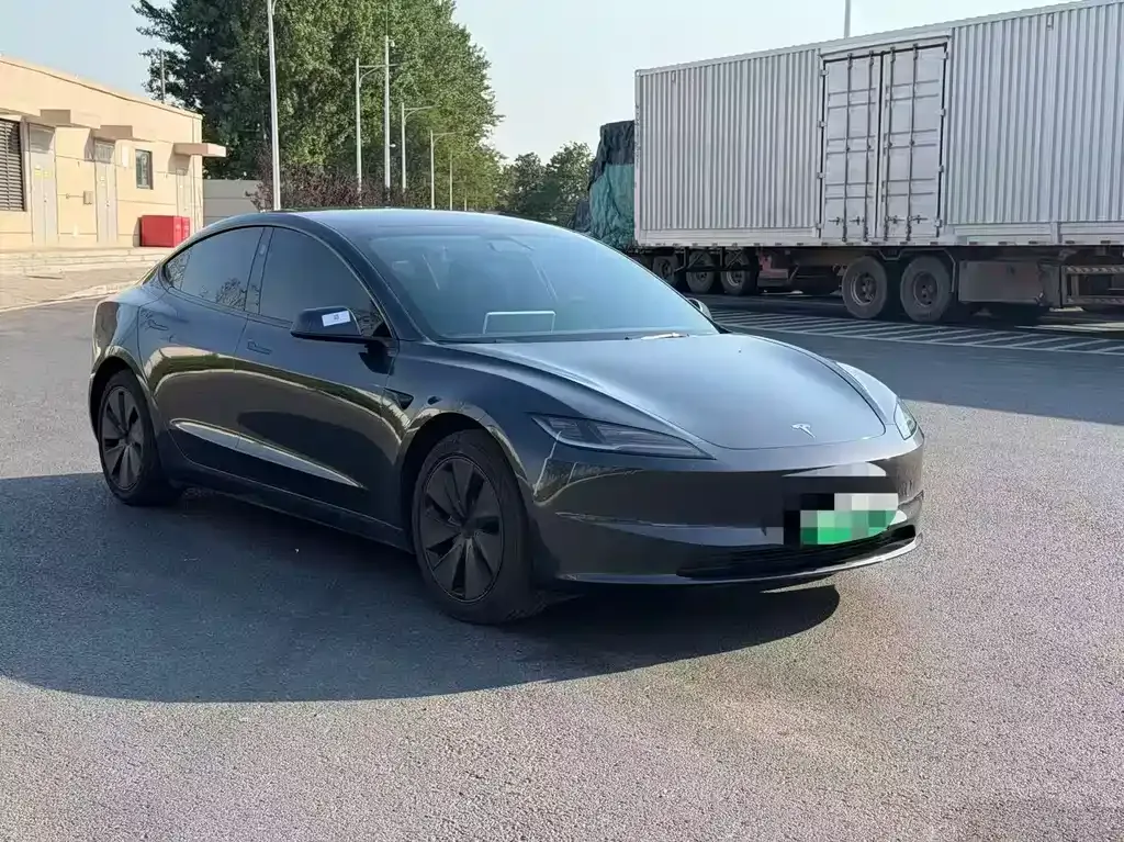 Tesla Model 3 — фото 6