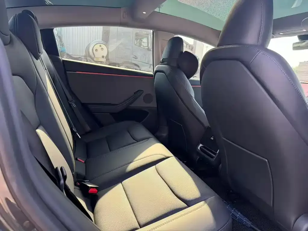 Tesla Model 3 — фото 2