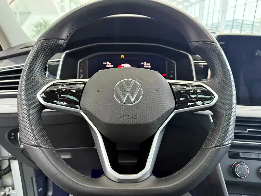 Volkswagen Tiguan L 2023 из CN, фото 4