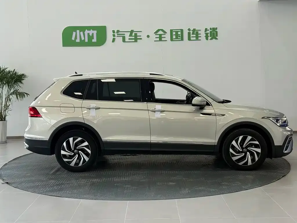 Volkswagen Tiguan L 2023 из CN, фото 10