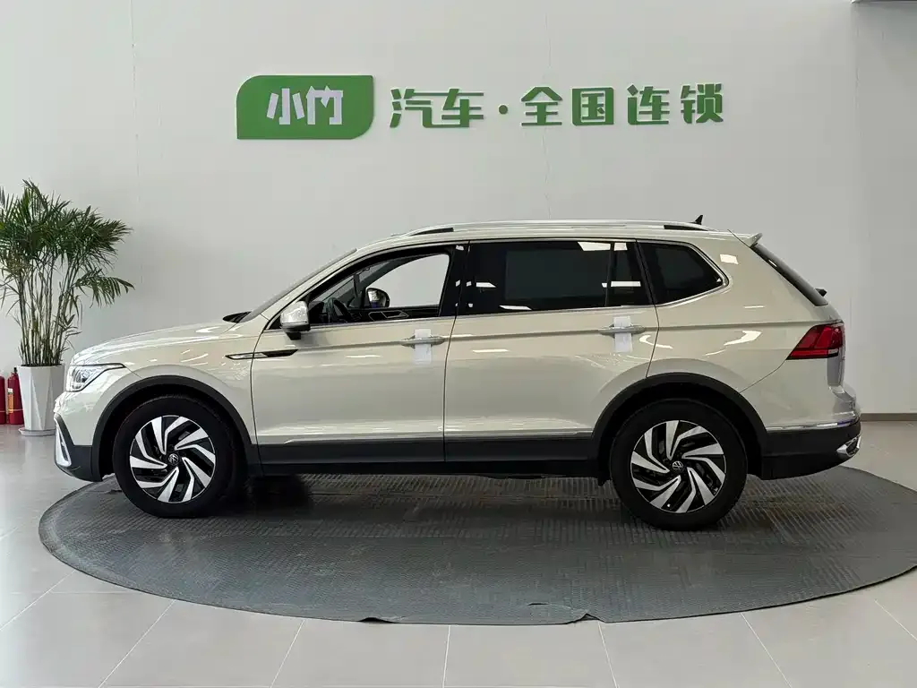 Volkswagen Tiguan L 2023 из CN, фото 7