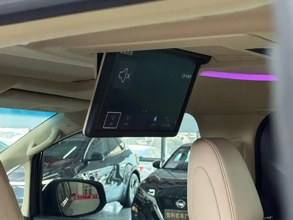 Toyota Alphard — фото 4