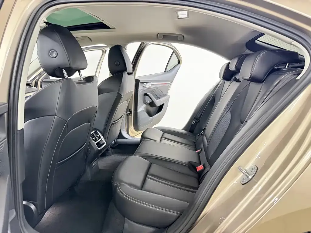 Skoda Octavia — фото 2