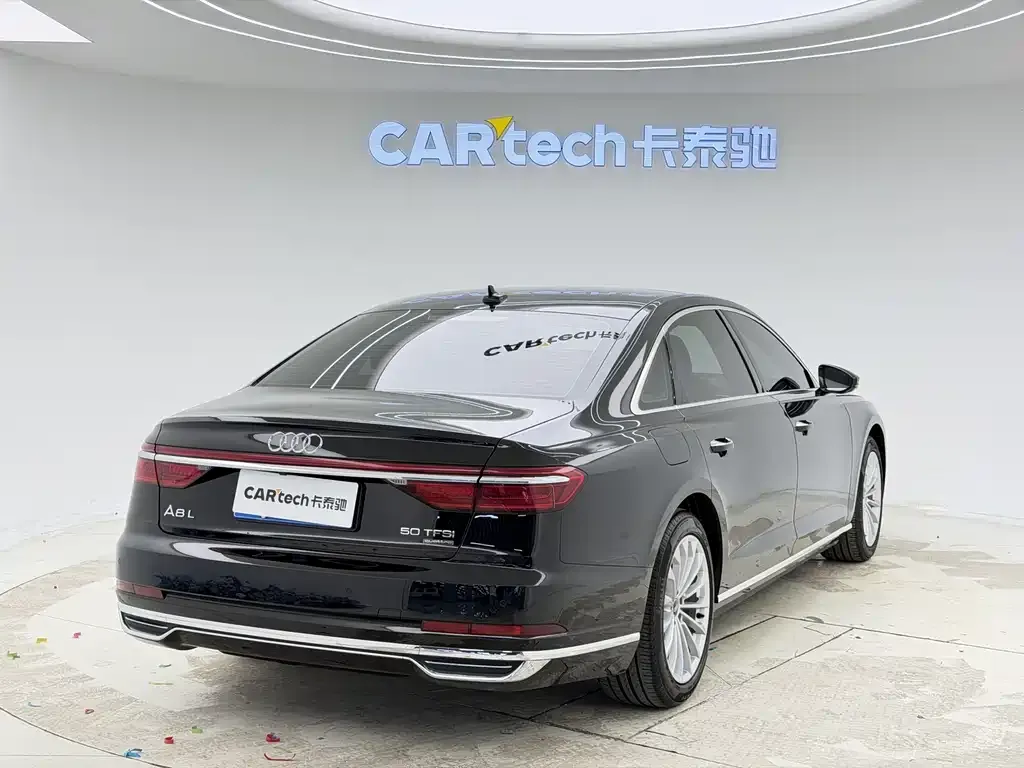 Audi A8 — фото 9
