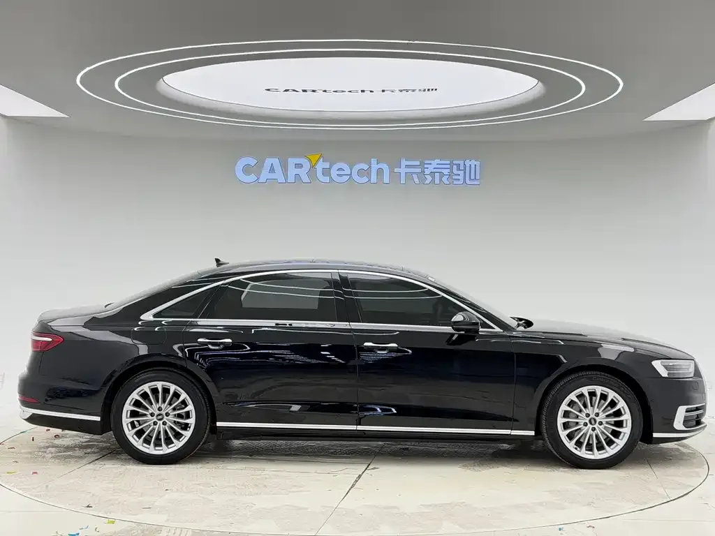 Audi A8 — фото 6