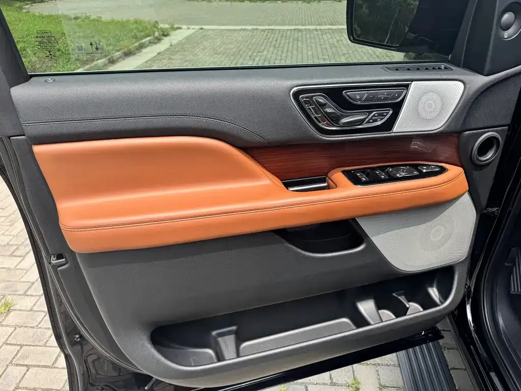 Lincoln Navigator 2021 из CN, фото 8