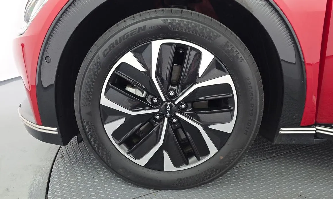 Kia EV6 — фото 9