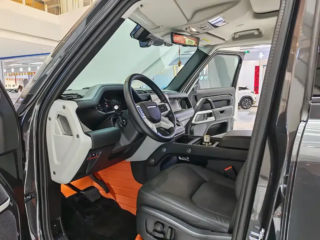 Land Rover Defender — фото 10
