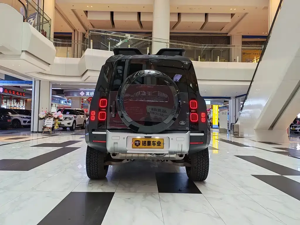 Land Rover Defender — фото 4