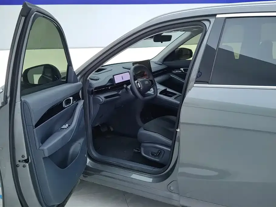 Geely Galaxy E5 — фото 10