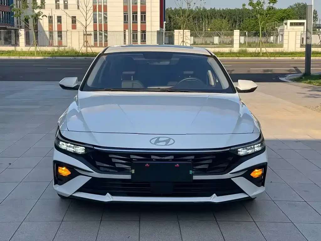 Hyundai Elantra 2024 из CN, фото 4