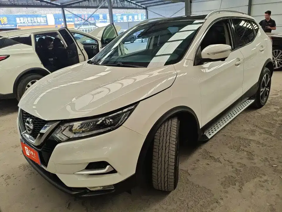 Nissan Qashqai — фото 1
