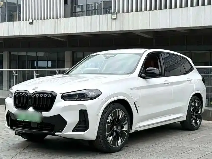 BMW iX3 — фото 1