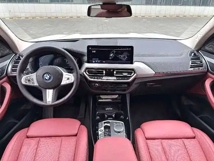 BMW iX3 — фото 8