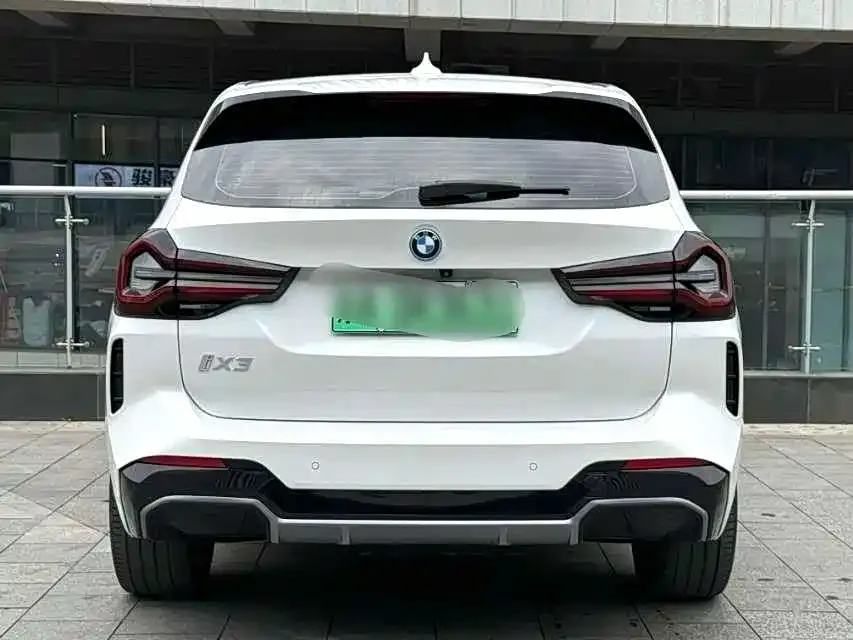 BMW iX3 — фото 4
