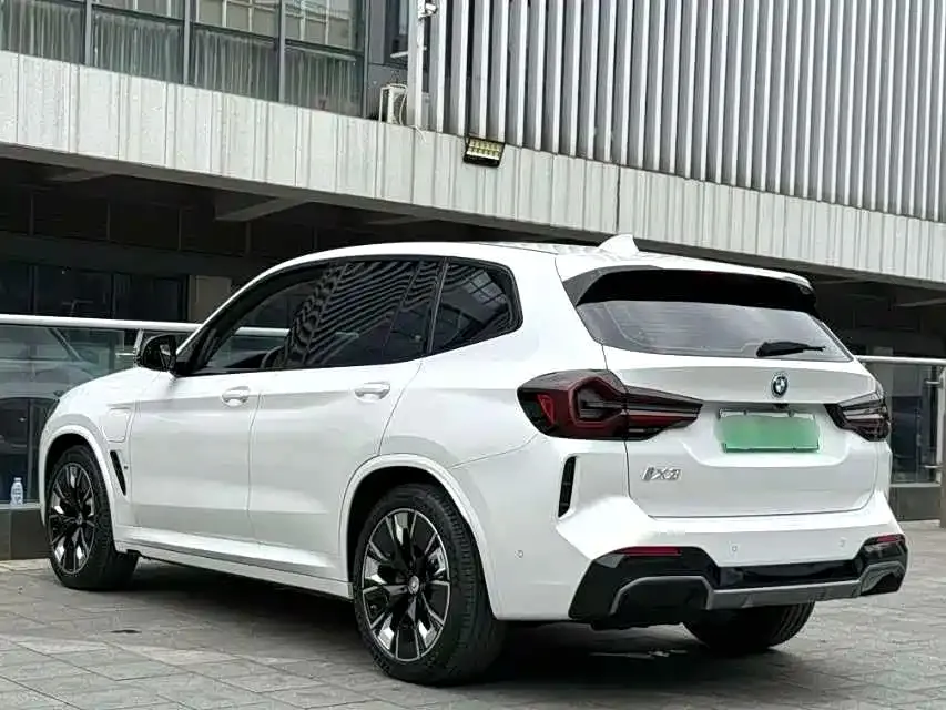 BMW iX3 — фото 6