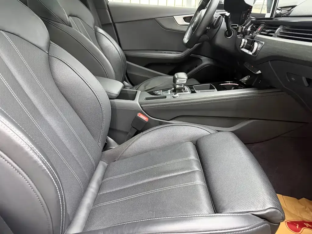 Audi A4L 2024 из CN, фото 10