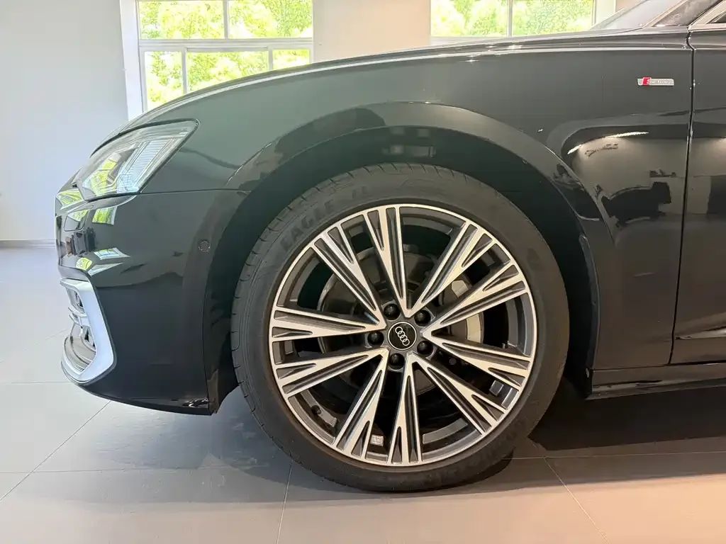 Audi A6L — фото 10
