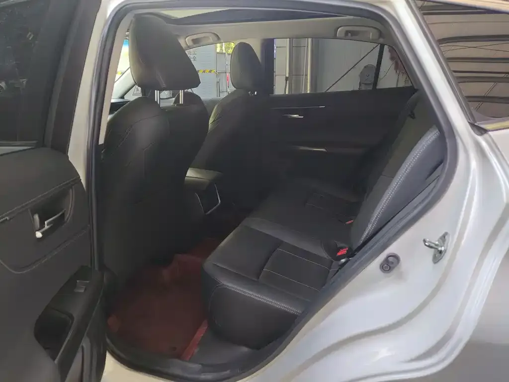 Toyota Harrier 2023 из CN, фото 2