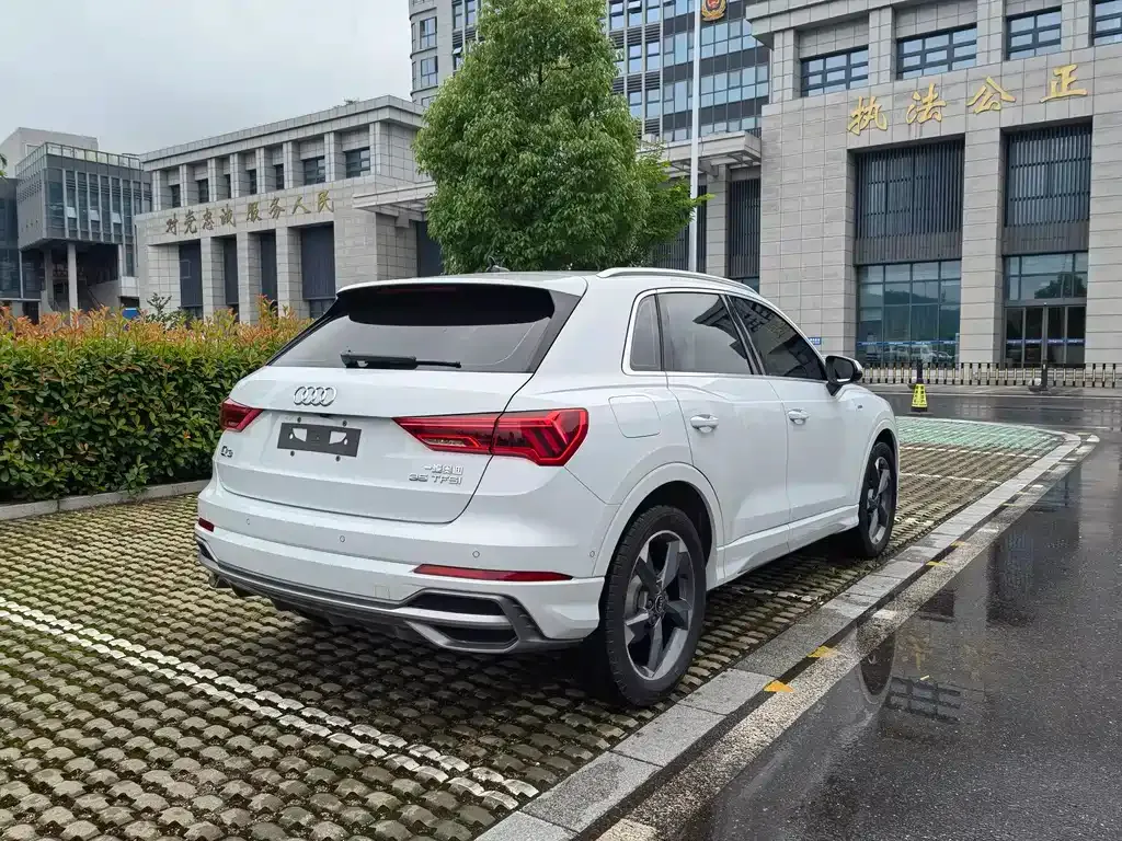 Audi Q3 — фото 5