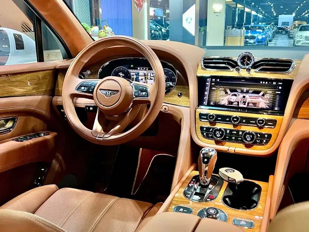 Bentley Bentayga — фото 10