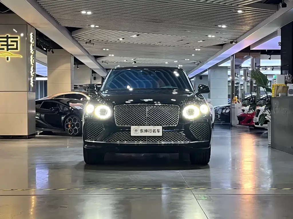 Bentley Bentayga — фото 9