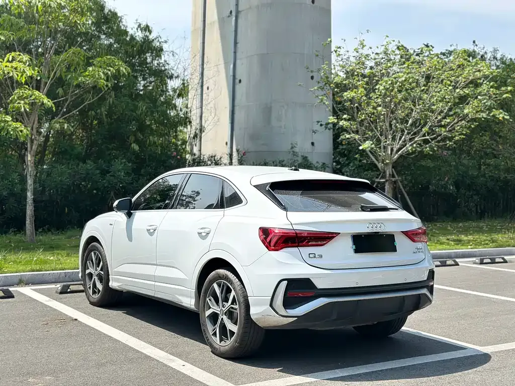 Audi Q3 Sportback — фото 10