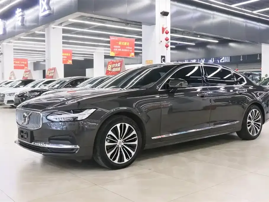 Volvo S90 — фото 1