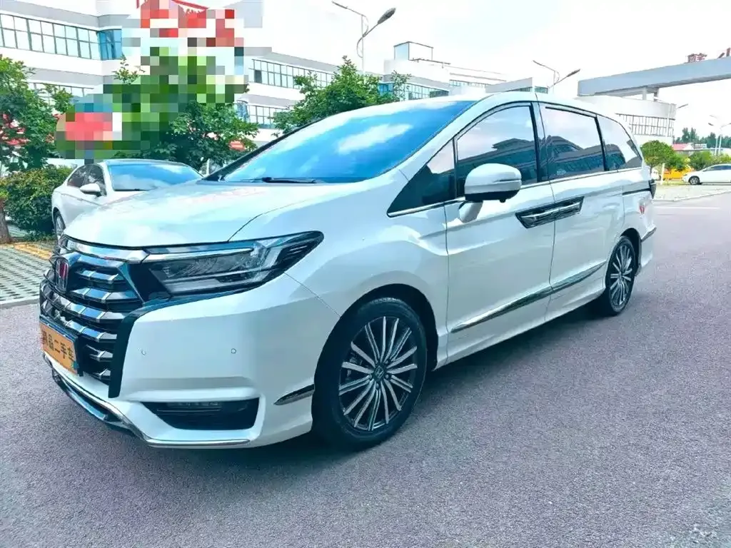 Honda Elysion — фото 1