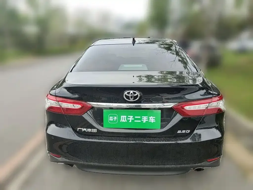 Toyota Camry — фото 7